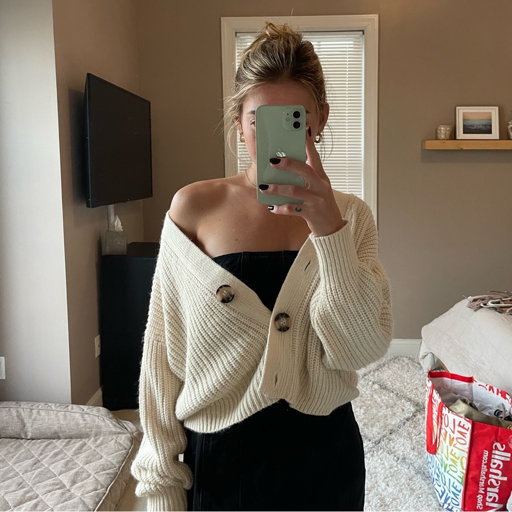 Cream / off white sweater with button details